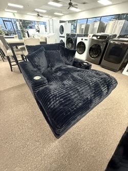 Oversized Accent Chair 