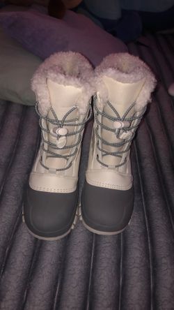Snow fur boots