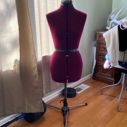 Adjustable Dress Form Mannequin