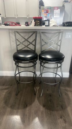 2 heavy Bar height stools