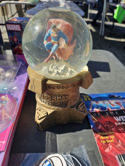 Superman Snowglobe