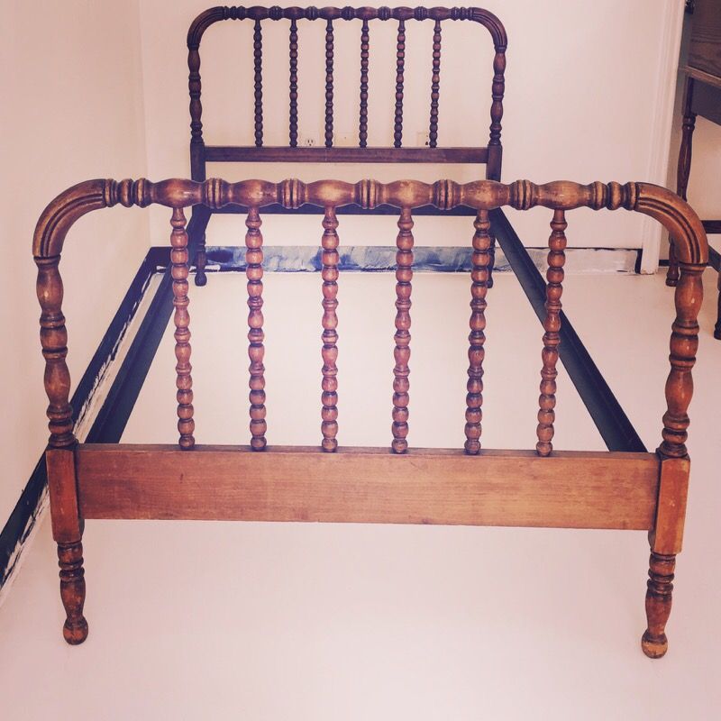 Twin size Jenny lind bed