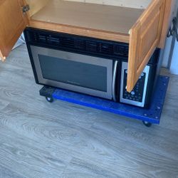 Microwave Oven 