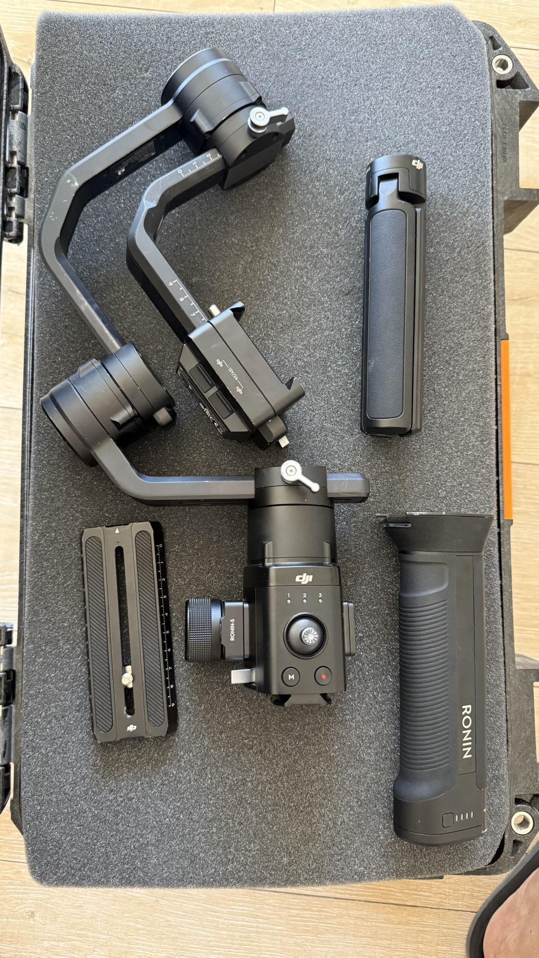RONIN DJI S, Like New + FLIGHT CASE VAULT
