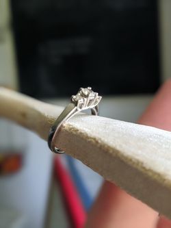 3 stone diamond engagement ring