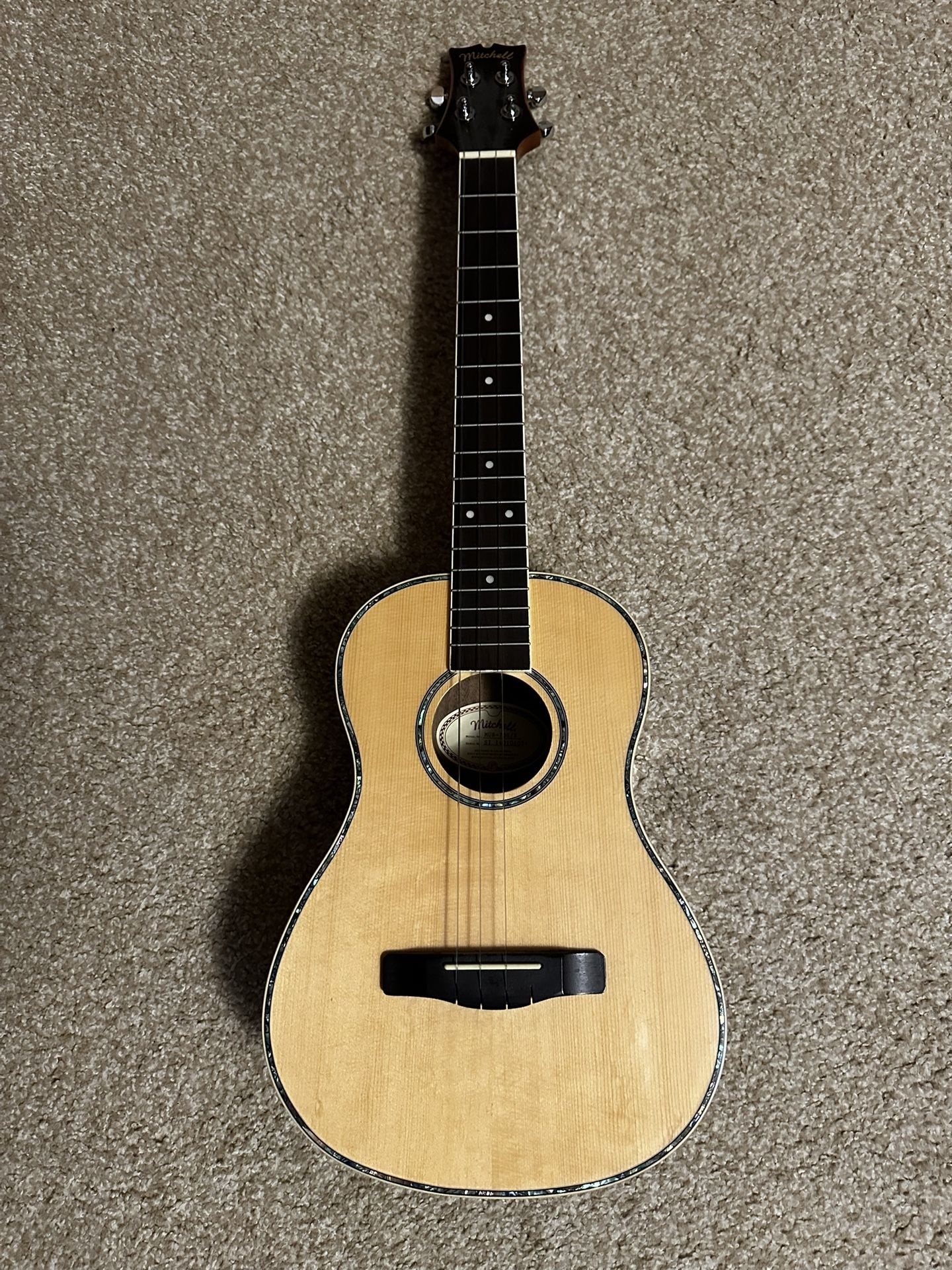 Mitchell Mid Ukulele