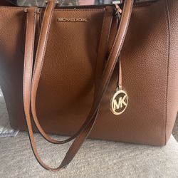 Micheal Kors Purse