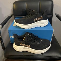 Hoka Clifton 10/ Size 8B Women’s $100