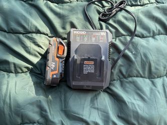 Rigid 18 volt Cordless Battery Charger And Battery