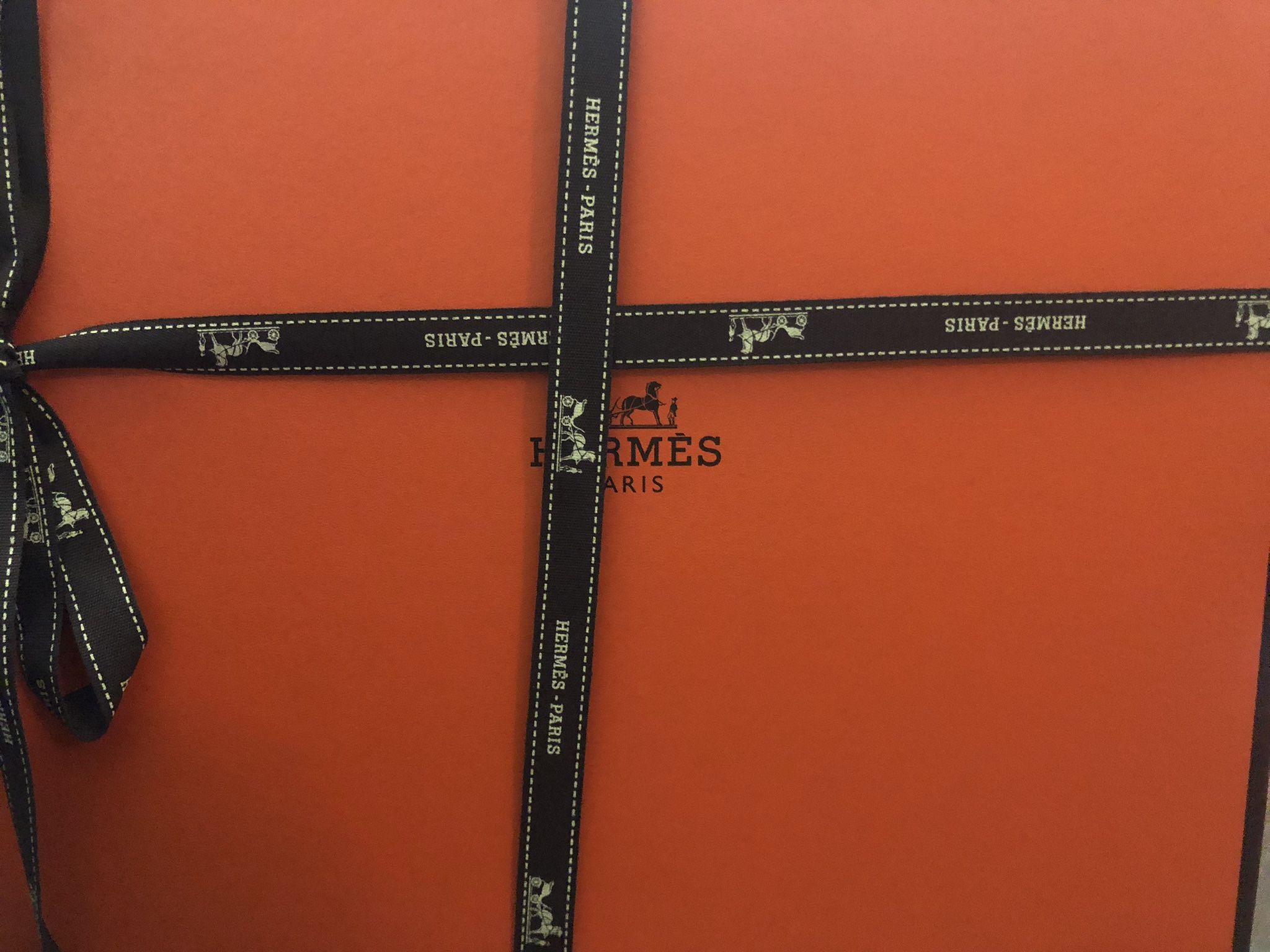 Hermēs Women’s Birkin  Black 25 Leather Handbag Brand New 