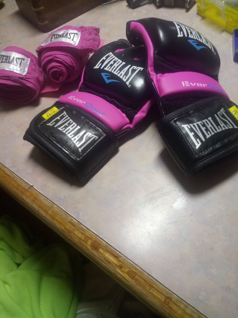 Everlast gloves with hand wraps
