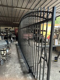 Sliding Gate/ Portón Corredizo 