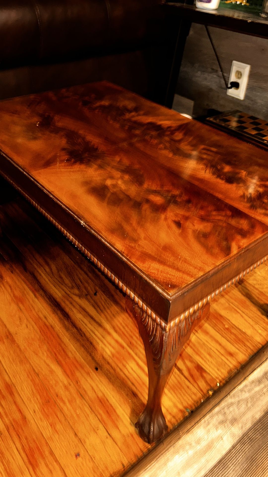 Mahogany Table  ( Like New )