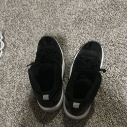 Jordan 11 low space jam