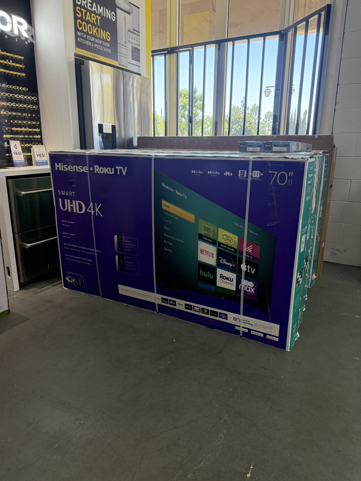 HISENSE 70” ROKU R6 4K HDR SMART TV