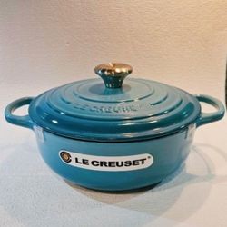Le creuset 3.5qt sauteuse in Carribean