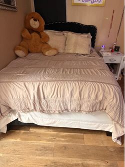 Full size bed
