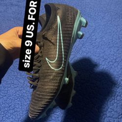 Nike vapor flyknit size 9 US for Sale in Pflugerville, TX - OfferUp