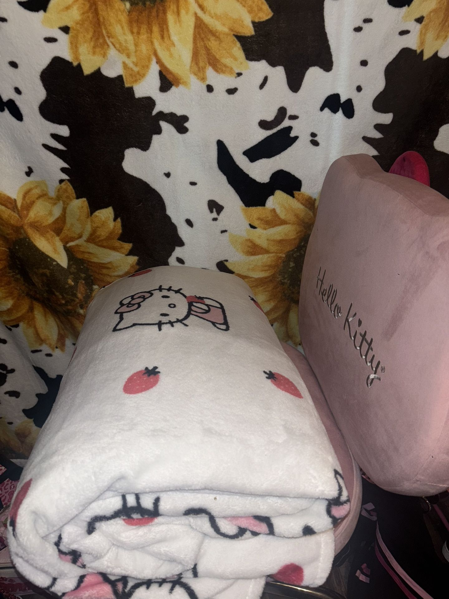 Hello kitty blanket 