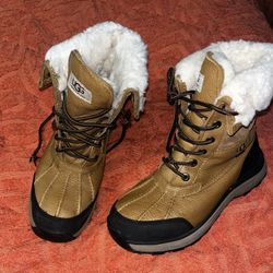 Size 7 - UGG Adirondack III Chestnut