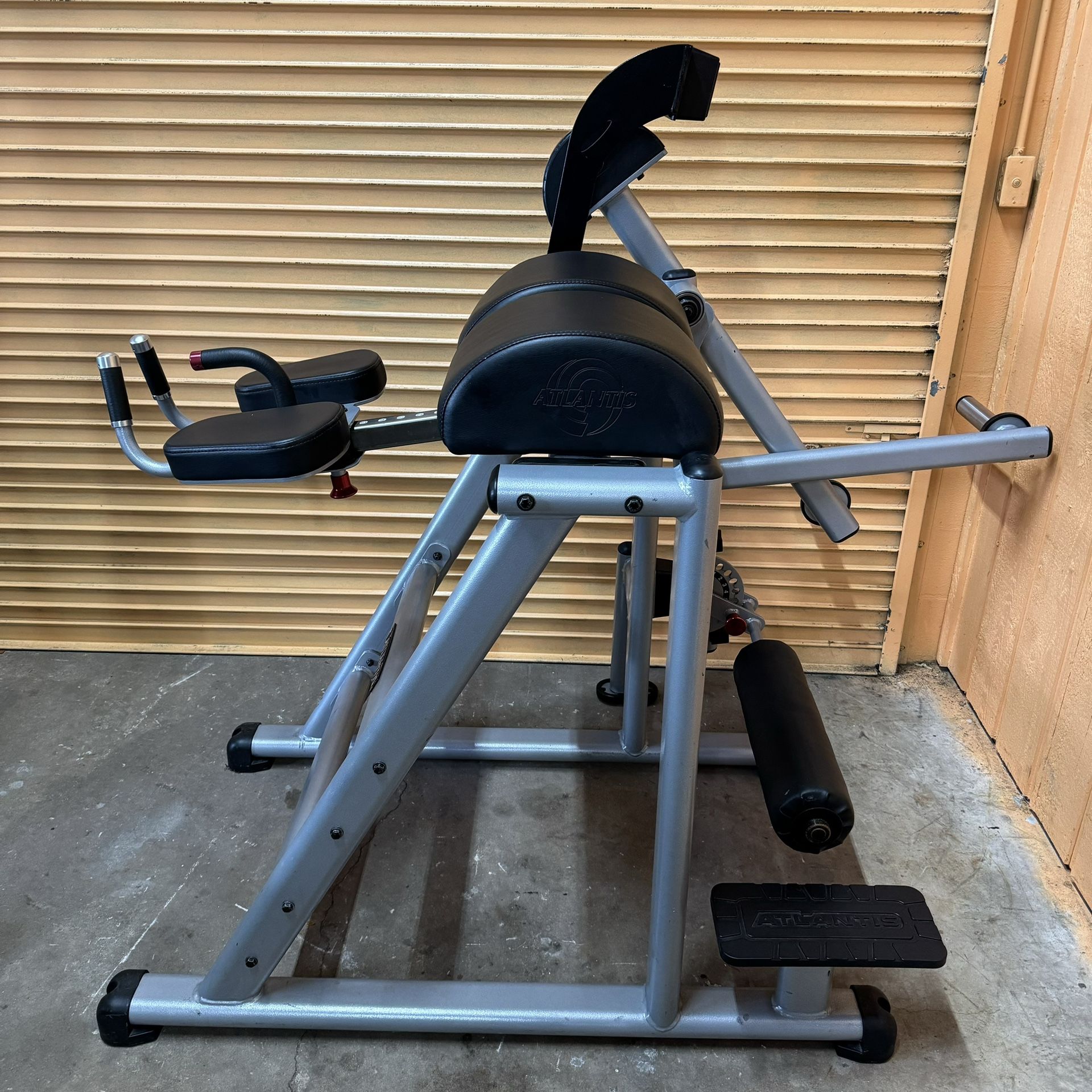 Atlantis D 215 Reverse Hyper Extension Back Machine Olympic Plate - Main Image