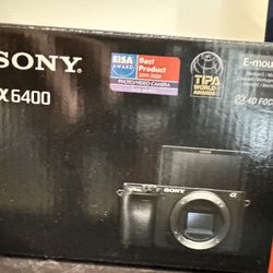 Sony A6400 **NEW **FIRM PRICE**