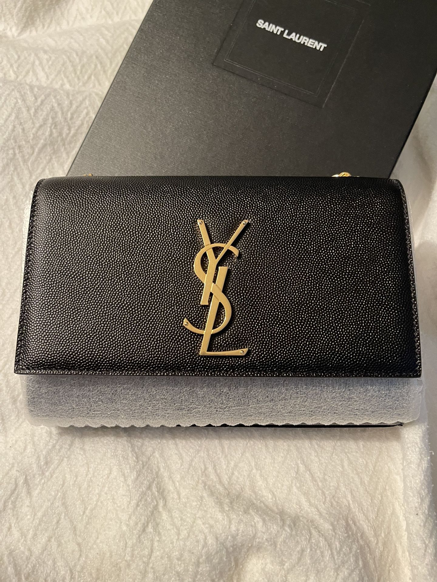 Ysl Wallet On Chain Dupe for Sale in The Bronx, NY - OfferUp