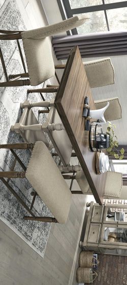 Lettner Gray/Brown Counter Height Set -Table and 4 Chairs