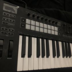 keyboard midi launchkey49