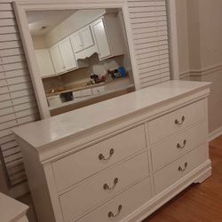 2 Nightstands Tall Dresser Chest  60inch Long Dresser With Mirror  Queen Size Sleigh Bed  35 Inch Tv