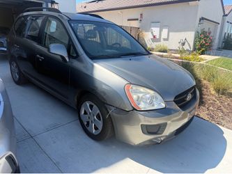 09 Kia rondo