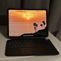 iPad Pro M4 11 inch 256 GB Storage + Logitech Combo Touch + Apple Pencil Pro