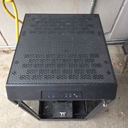 Thermaltake large Tower Black ATX Case; 3 Tempered Glass Panels; installed fans

Bought it like that. No components installed.  Only fans. 