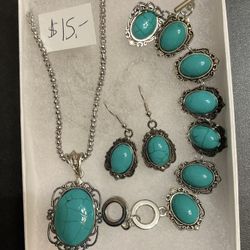 New Turquoise Look Design Necklace Earrings & Bracelet. Cute