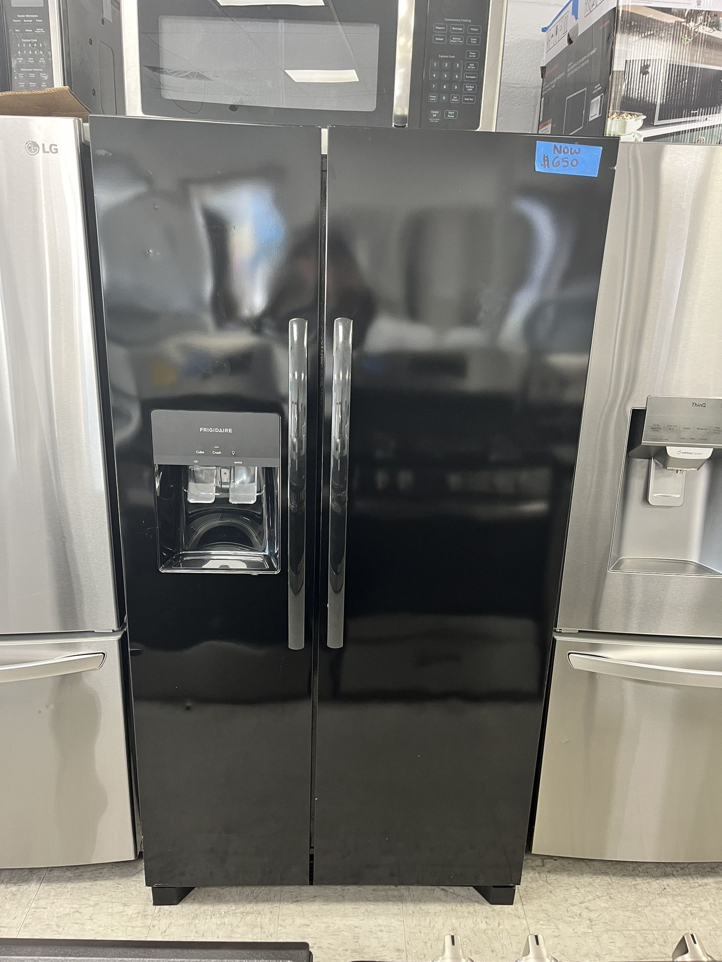 Frigidaire 36inch. Side-by-Side With Ice Dispenser Refrigerator In Black