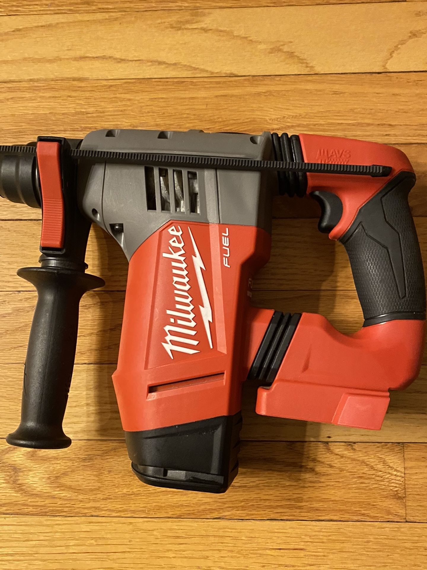 Milwaukee M18 Fuel Brushless 1-1/8” SDS-Plus Rotary Hammer