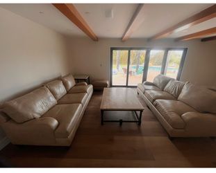 Bernhard Living room set