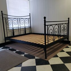 Queen size bed frame - can DELIVER almost anywhere for $20 extra - gently used and in LIKE NEW condition 😍