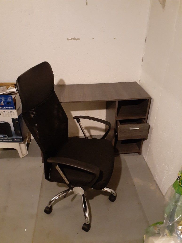 Computer Desk And Chair 