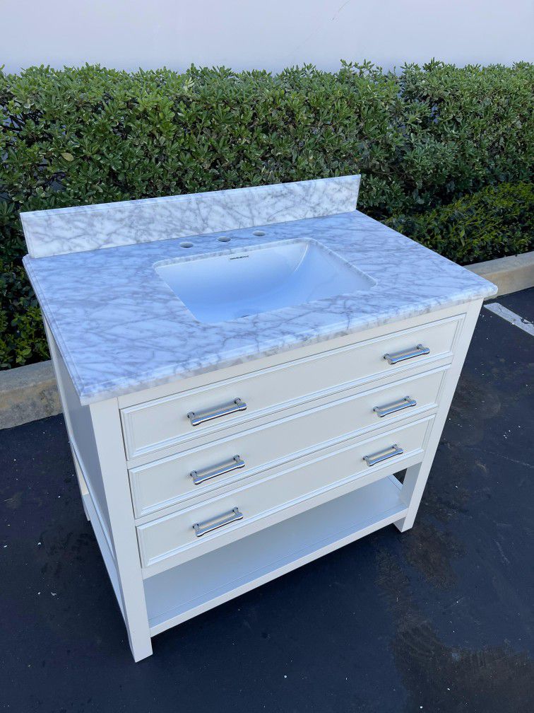 36-in White Bathroom Vanity with Carrara White Natural Marble Top,2102-C835M