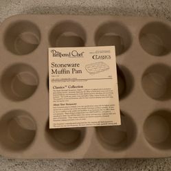 Pampered Chef Stoneware Muffin  Pan