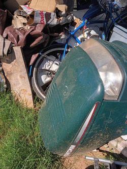 2 riding mowers for sale or trade for 1 running riding mower that works 1 23hp  1 18hp