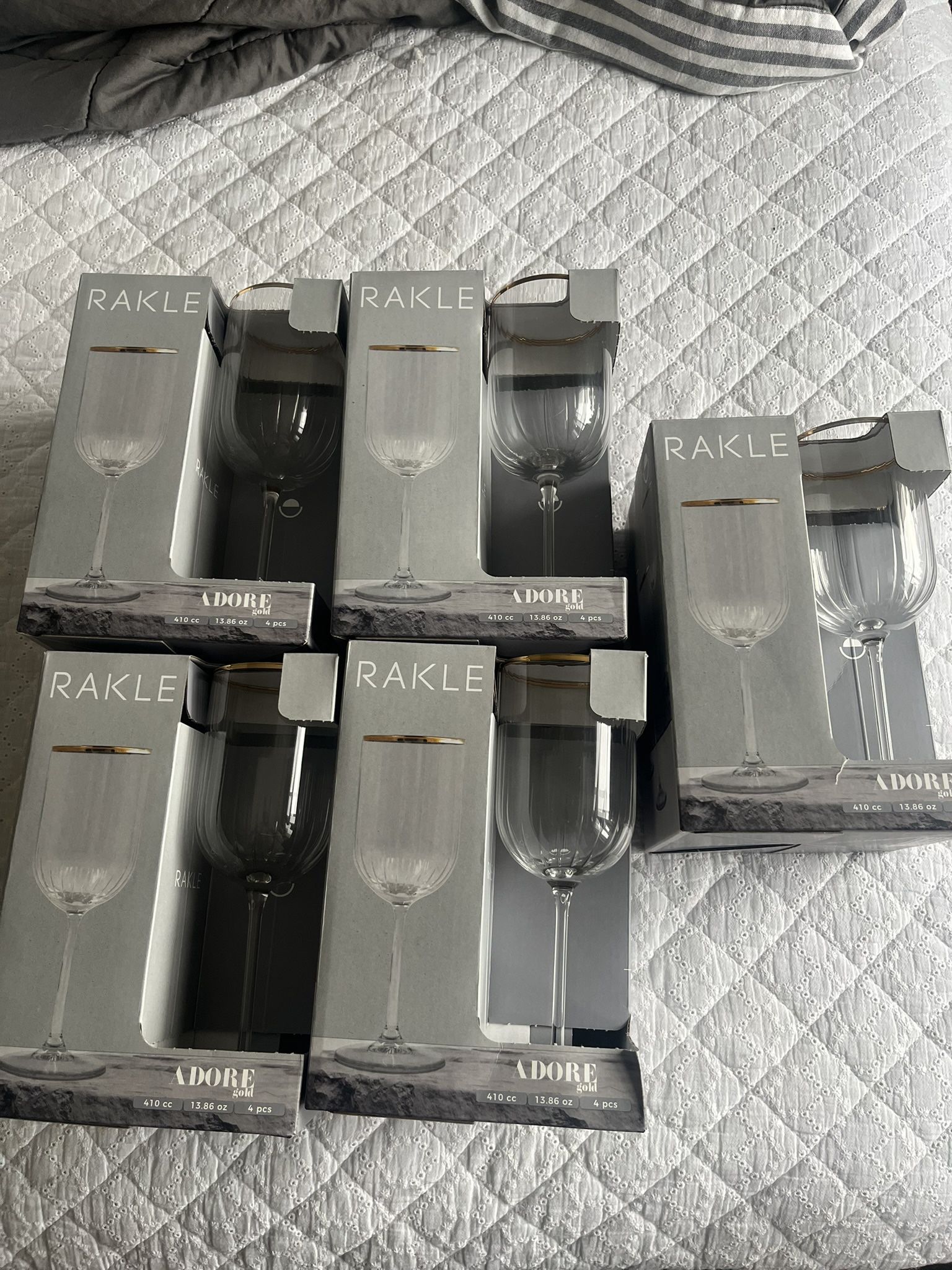 Gold Rimmed Wine Glasses