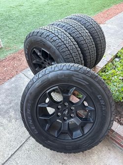 Ford F150 like new rims and tires 6x135 Ford trucks