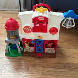 Farmhouse Toy Set - With Four Farm Animals 