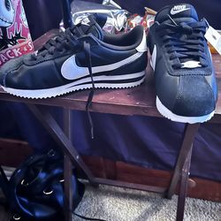 Nike Cortez size 5/12