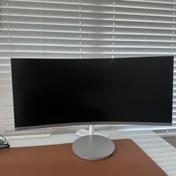 Samsung 34” Odyssey G5 Ultra-Wide Curved Monitor