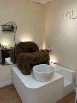 Pedicure station
