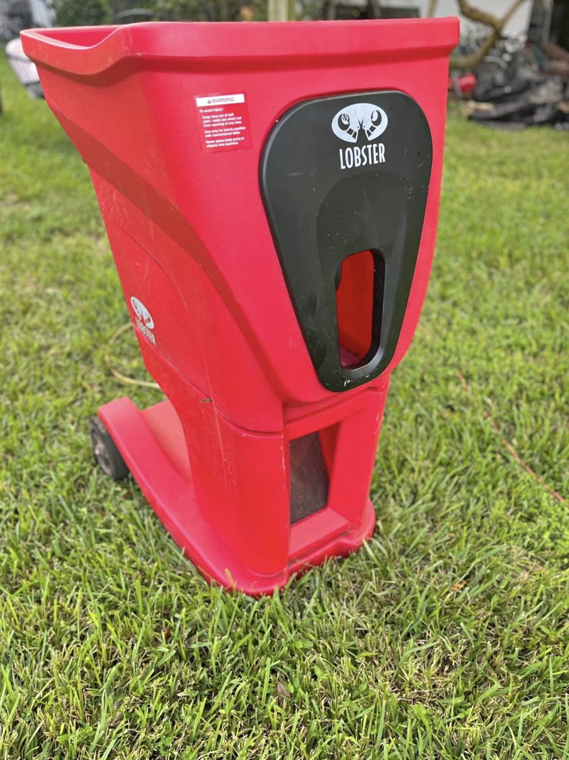 Lobster Phanom tennis ball 