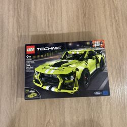 Lego Technic Ford Mustang Shelby GT500